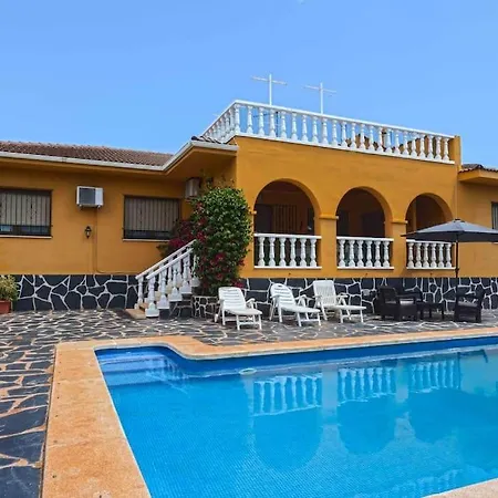بيت للعطل Amplio Chalet Con Gran Piscina Y Jardin